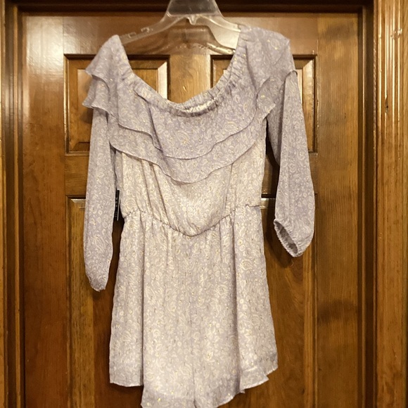 NWT Medium Express Lavender, White, and Gold Off-Shoulder Ruffle Romper (ABBA) - Picture 10 of 14